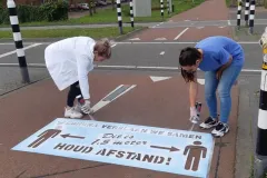 2ladiesspraying2