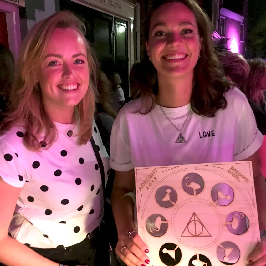 live gegraveerd logo